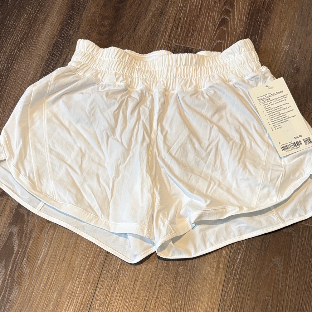 LULULEMON white shorts